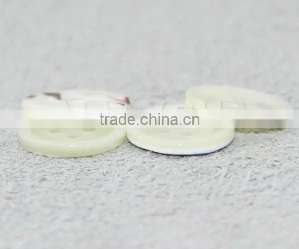 Natural 4 Holes Trocas/Trochus/Takase Shell Shirt Button With Round Rim photo-3