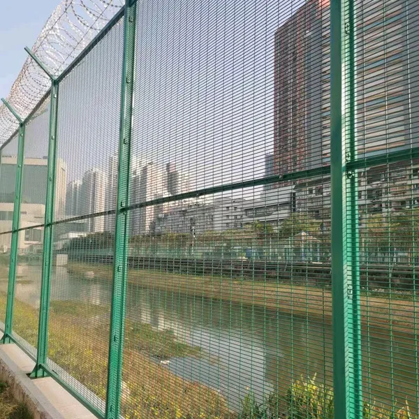 Fence de metal revestido com pó 358 galvanizado a quente, cerca revestida com PVC anti-escala