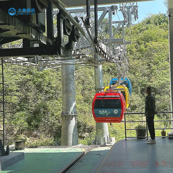Dq Tourism Ropeway Cable Car Aerial Tramway Cabin Low-Noise Chairlift Weatherproof Seats Alpine Regions Speed Cableway System photo-4