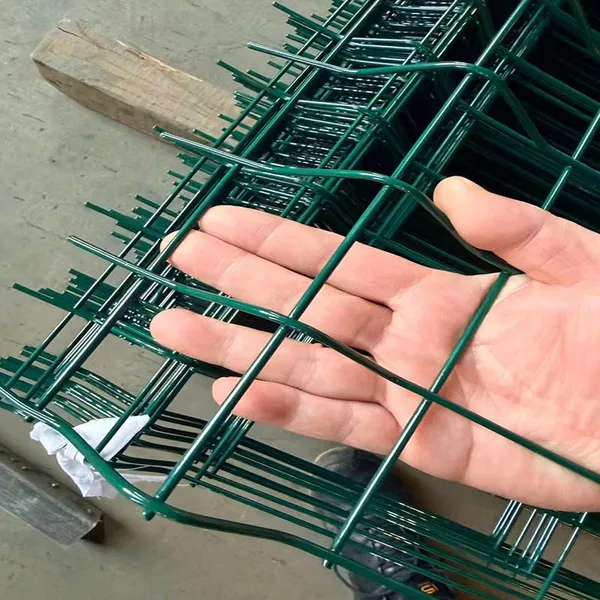 PVC Coated 3D V Bend Welded Wire Mesh Fence Panel for Residential Garden Boundary photo-4