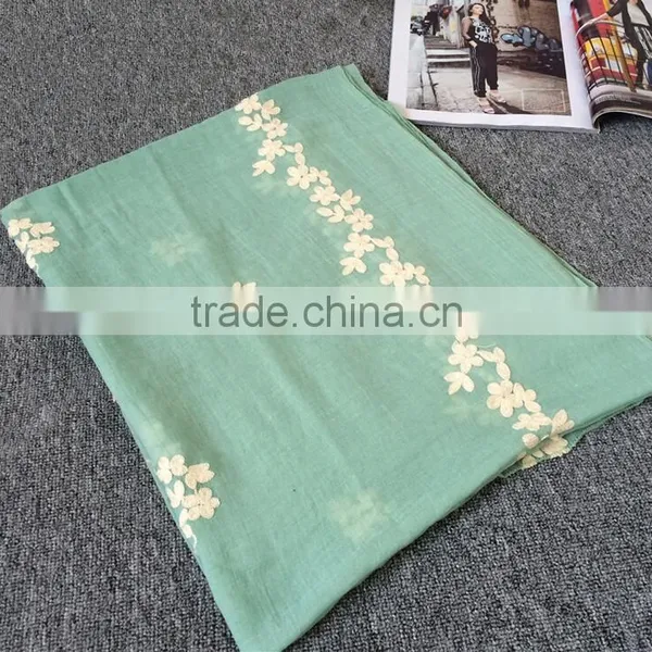 2017 Best Selling Floral Pattern Embroidery Scarf Cotton Muslim Hijab Scarf photo-4