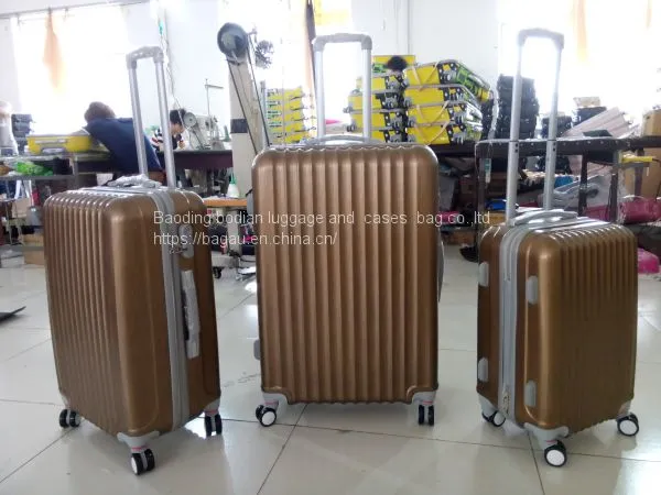 Factory Price PC Luggage Set Zipper Type Travel Bag Aluminum Trolley Travel Case photo-3
