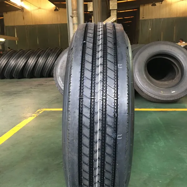 ROLLMAX RUBBER TRUCK TYRE 295/75R22.5