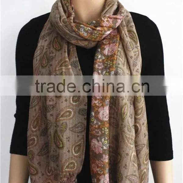 Flower and Paisley Printed Wool Scarf photo-2