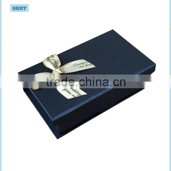 Luxury Packaging Magnetic Closure Box With Customized Design photo-3