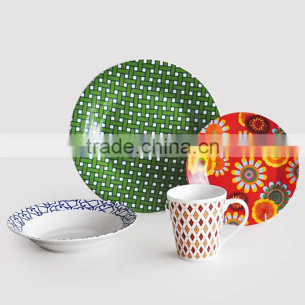 16pcs Fine Porcelain Dinnerware Set With Christmas Decal photo-2