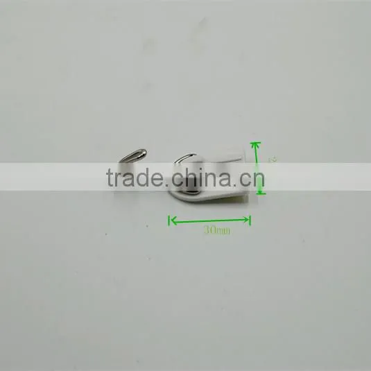 30mm*24mm White Color Traditional U Shape Classic Plastic Metal Hanging Hook photo-4