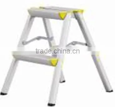 ALUMINUM LADDER