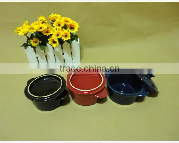 2014 Round High Quality Two Handles Colored Ceramic Bakeware Plate Set photo-2