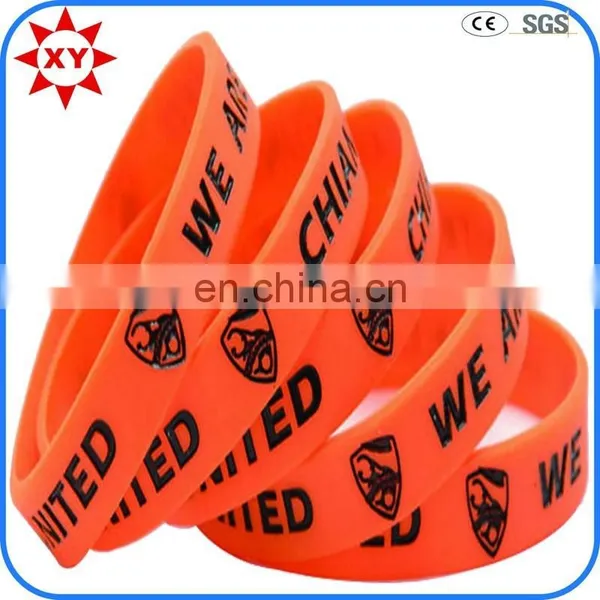 Custom Logo Color Fashionable Silicon Wristband photo-2
