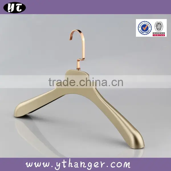 HA7022 Deluxe Plastic Hangers for Garment Gold Plated Coat Hanger Supplier's Choice photo-6