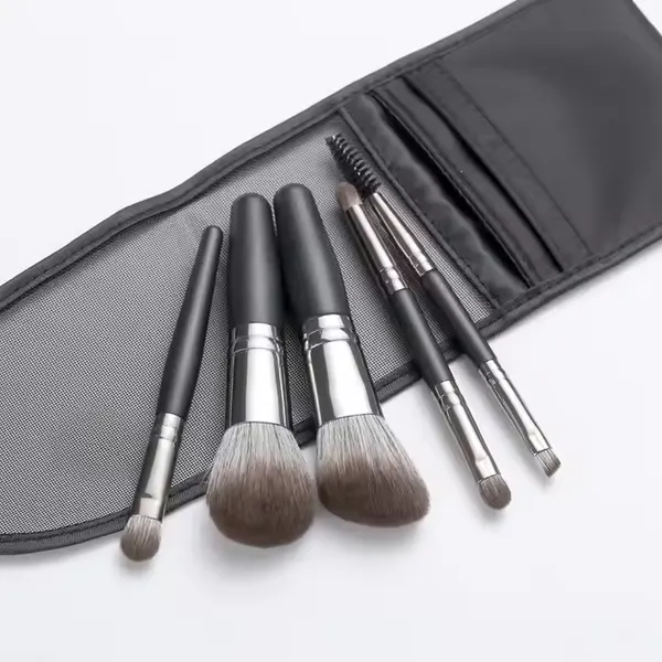 Cheap 5pcs Mini Travel Makeup Brushes Set PU Bag Beauty Brushes Private Label Cosmetics Tool Powder Blush Face Makeup Brush Set photo-2