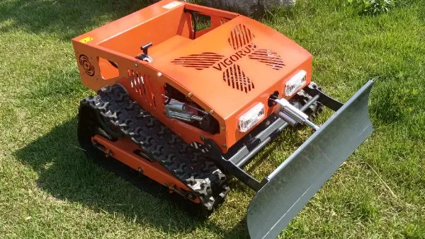 Loncin 224CC 9HP Gasoline Engine 20 Inch Cutting Blade Remote Control Mower With Tracks photo-5