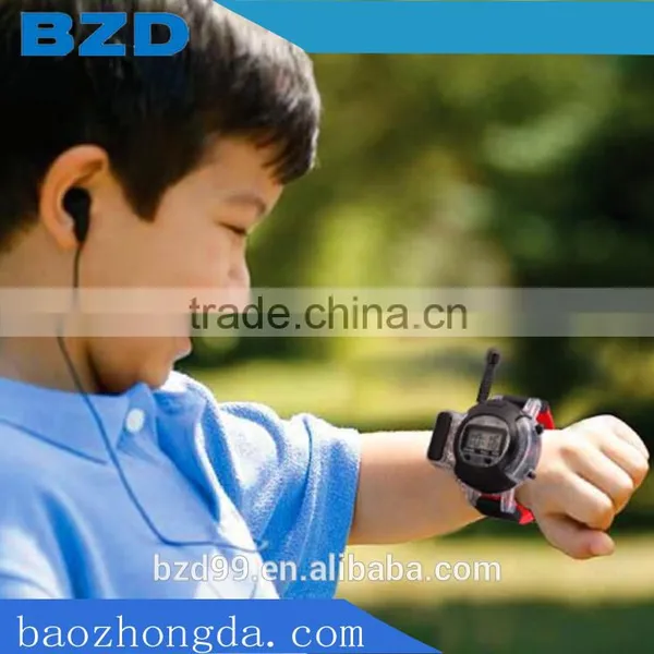 High Quality Factory Wholesale One to Many Kids 1-300m Wireless Wrist Walkie Talkie Intercom Watch With Headset