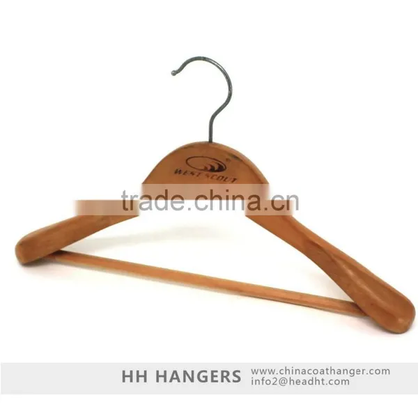 Basic Wooden Suit Hanger Has a Streamlined Shape That Keeps Suits and Jackets in Shape photo-2