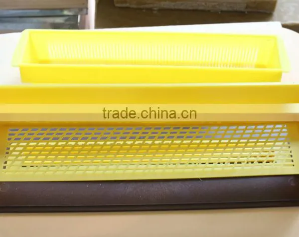 Integrated Bee Pollen Trap With Pollen Box Plastic Material of Beekeeping Equipment photo-4
