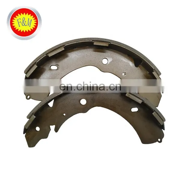 Hot Sale Spare Parts UHY4-26-38Z Brake Shoe Set For Car photo-2