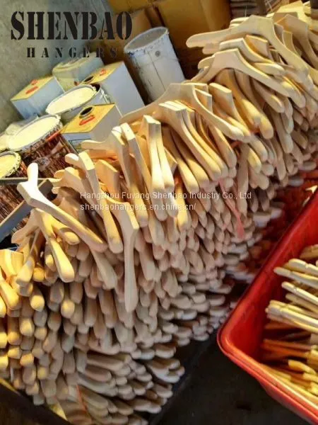 High Quality Wood Hotel Hangers Shoe Horn Coat Brush Factory Price