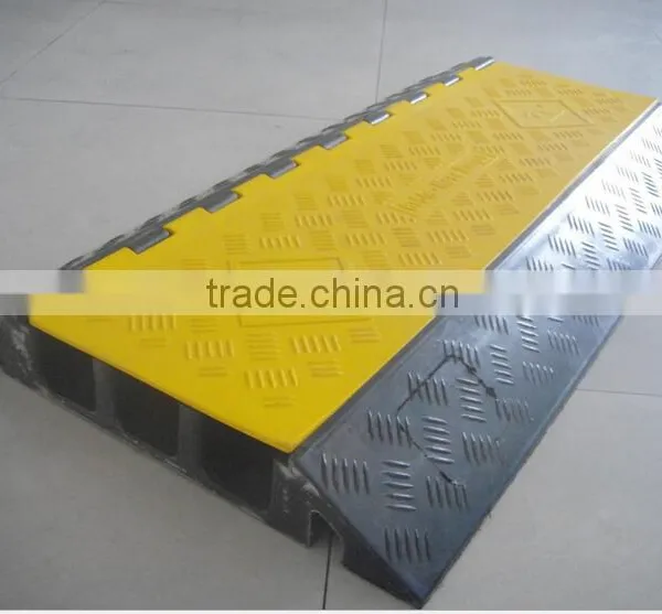 Hard Intensity Rubber Speed Bump, Rubber Deceleration Strip photo-2