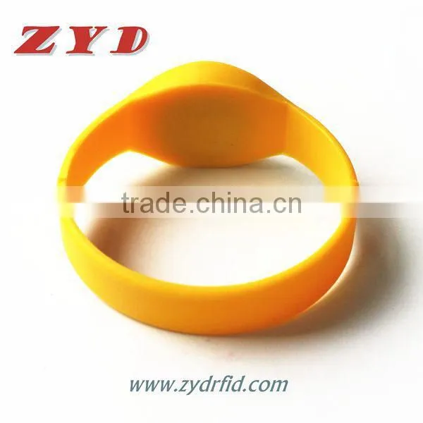 CHEAP Plain RFID NFC Customize Silicone Wristbands photo-4