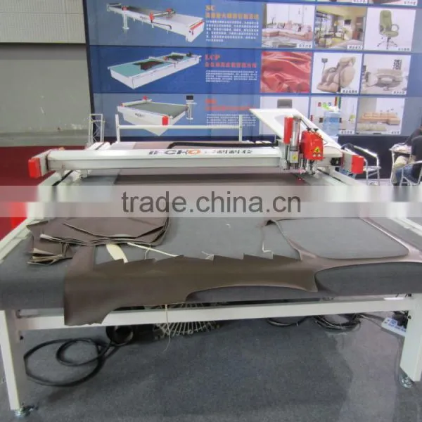 IECHO BK2516 Car Mats and Carpets and Logo Floor Rug Automatic CNC Cutting Machine With Electric Oscillating Blade photo-2