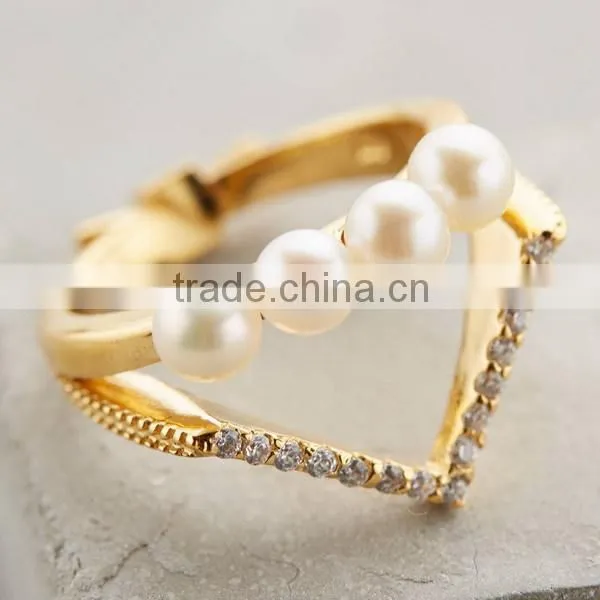 Shiny Gold Plating Crystal Stud Pearl Embrace Ring photo-3