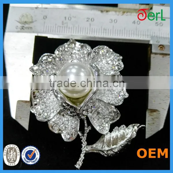 Fashion Elegant Small Crystal Scarf Clip Brooch Rose Flower Brooch photo-4