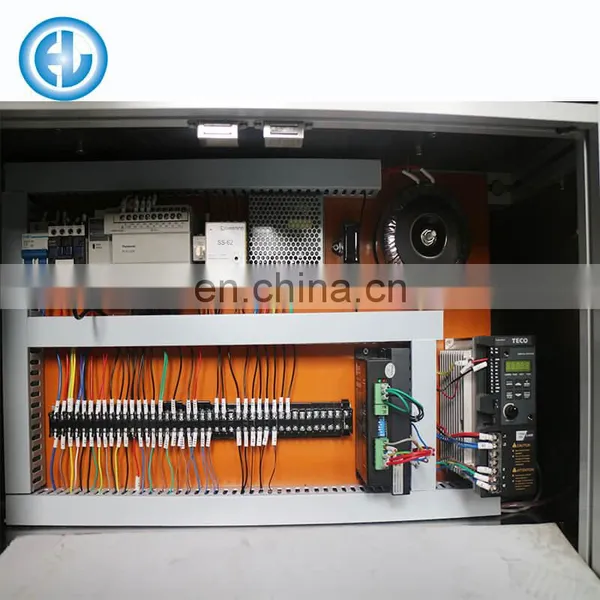 Double Sides Labeling Machine For Square Bottles, Flat Bottles Front and Back Labeling Machine photo-5