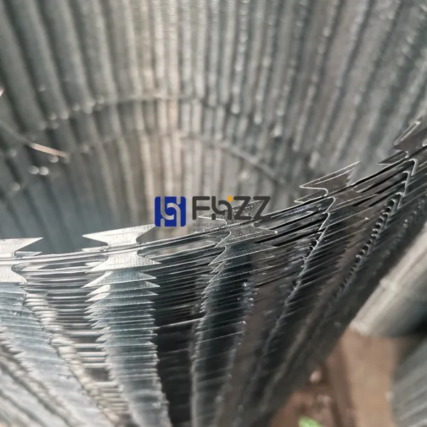 Very Bright Hot Dipped Galvanized Concertina Razor Barbed Wire BTO-22 Diameter 450mm×180loops photo-3