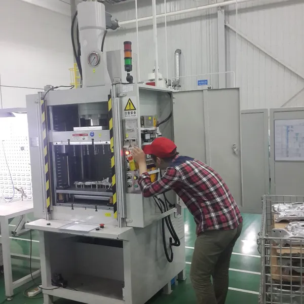 Shanghai Zhuen ZHUEN 20T Trimming Press photo-3