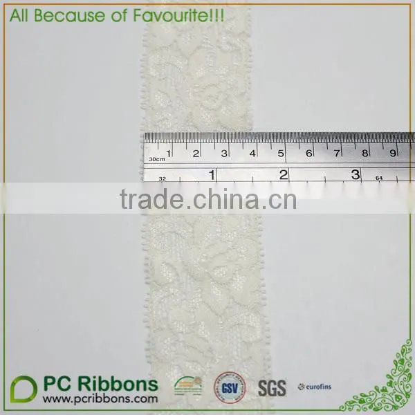 5/8" Lace With Pearl Center Trim White photo-3