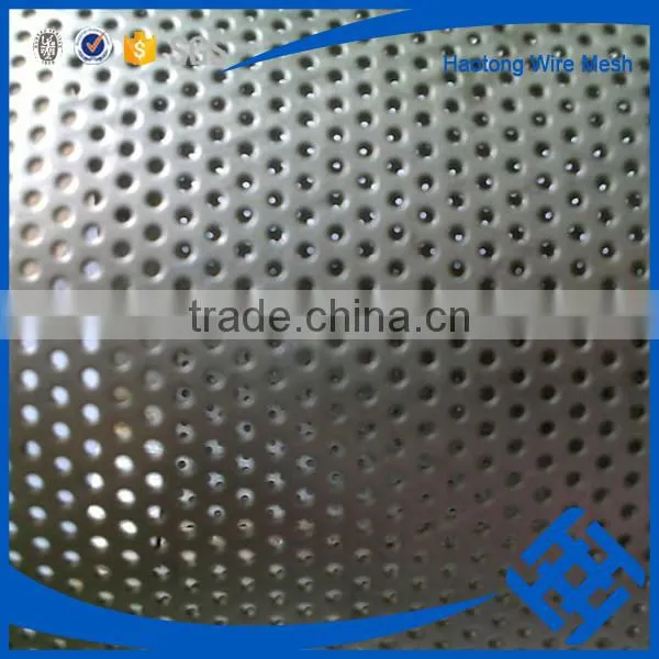 Wholesale Anping Perforated Sheet Fence photo-4