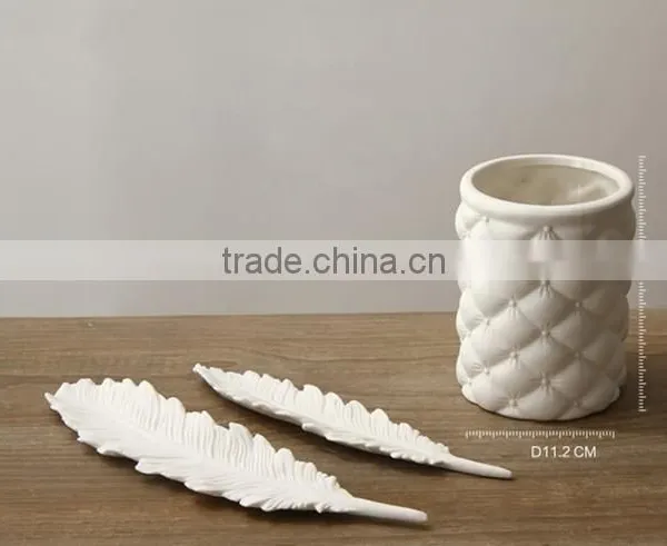 White Ceramic Pen Holder for Decoration photo-2