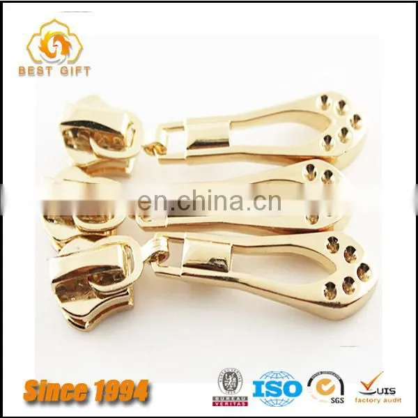 Wholesale Custom Cheap Hardware Accessories Jacket Gold Metal Bear Logo Zipper Sliders photo-4