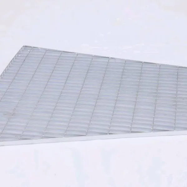Custom Size Hot Dipped Galvanized Steel Grating for Machinery Guarding and Fencing photo-3
