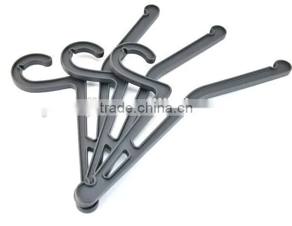 Wholesale Stock 3pcs in One Pack Plastic Clothes Protect Collar Hanger photo-2