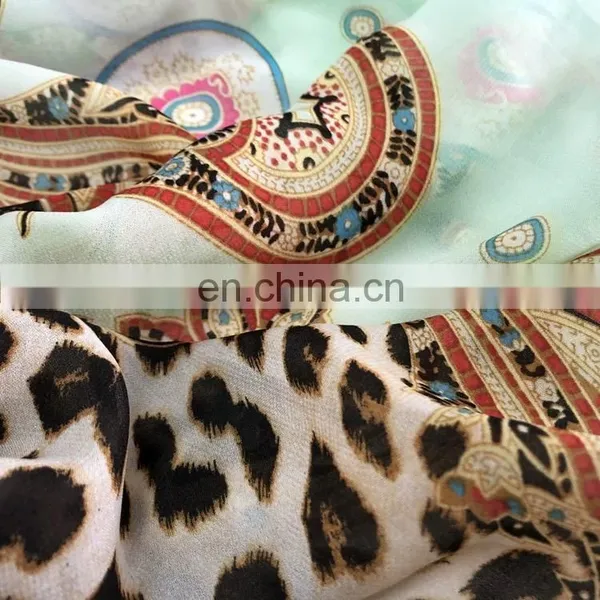 Beautiful Flowers Print Lightweight Chiffon Fabric for Women's Dress photo-6