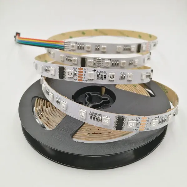 Полноцветная RGB-ленту пиксельных светодиодов LED Madrix с адресуемыми светодиодами для декорации коммерческих помещений