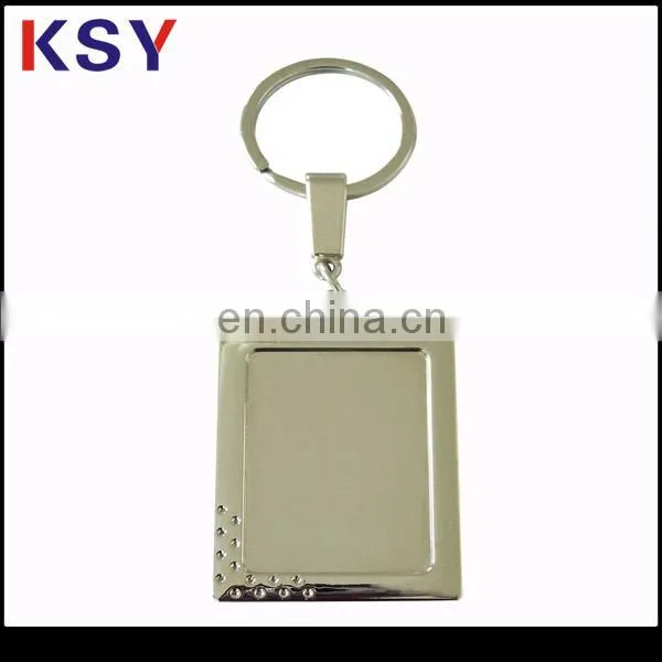 Custom Simple Metal Keychain for Corporate Giveaways photo-3