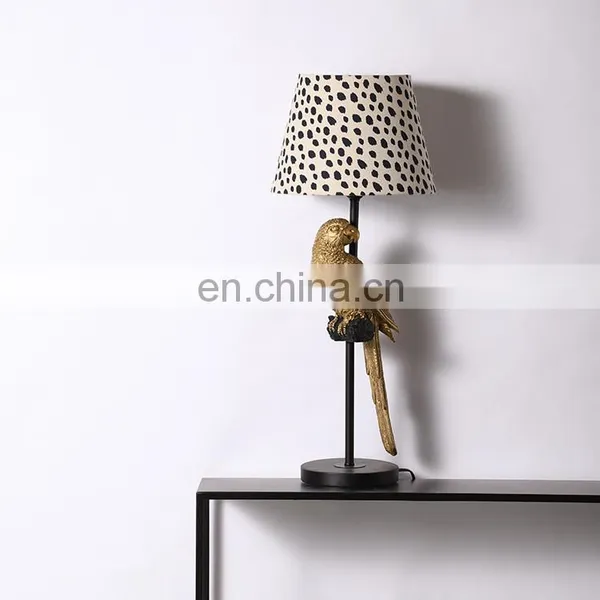 Wholesale New Arrival Exquisite Resin Craft Gifts Desk Light Home Decorative Modern Bedside Table Lamp photo-6
