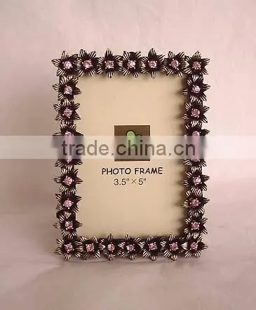 Jewel in Flower Decorated Metal Zinc Alloy Photo Frame for Home Decoration photo-2