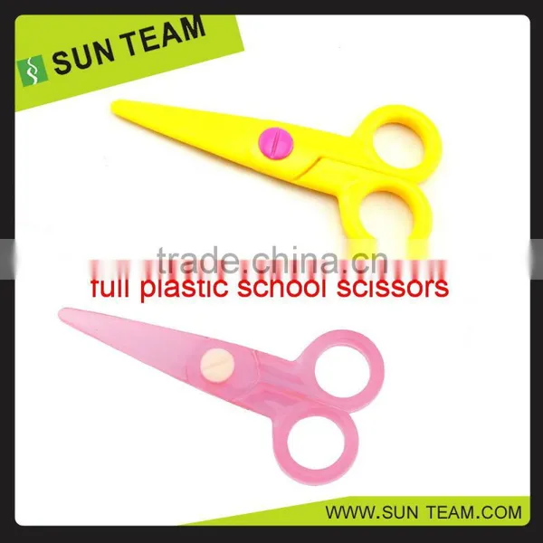 CS013 5 '' Safety Transparent Kid Plastic Toy Scissors Handicraft Paper Scissors photo-5