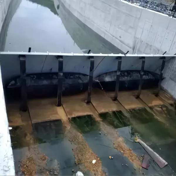 Premium Customized Inflatable Rubber Air Shield Dam for Reservoir Applications photo-2