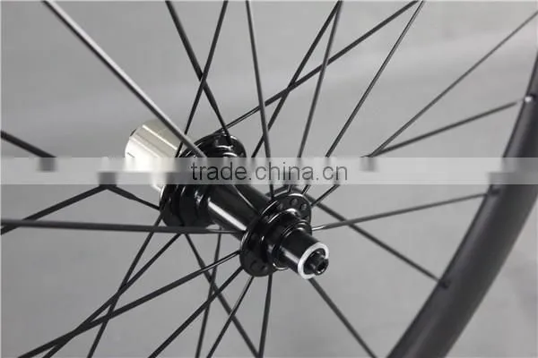 Light Carbon Bike Parts UD_matt Carbon Clincher Road Bike Wheelset W40C photo-4