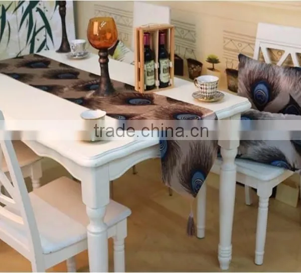 2015 New Design Decorative Velvet Peacock Feather Printed Table Runner