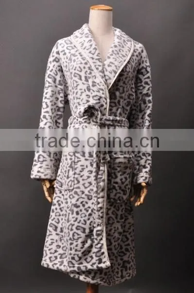 100% Polyester Eco-friendly Top Quality Colorful Coral Fleece Bathrobe photo-2