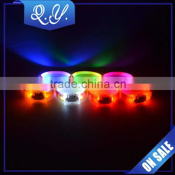 AB093 Cheap Jewelry Wholesale Silicon Led Bracelet With Led Flashing Light Logo photo-2