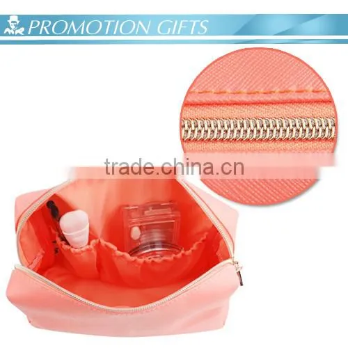 High Quality Customized Cross Pattern Cosmetic Bag photo-2