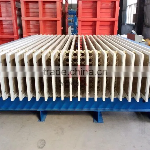 China High Quality Eps Sandwich Panel Forming Machine/roof Wall Sandwich Panel Roll Forming Machine Line for Structure photo-4
