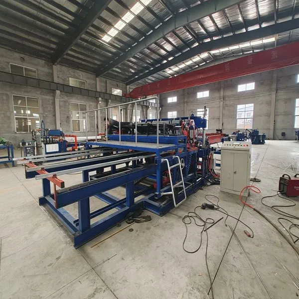High-efficiency welded wire mesh fence machine, low price, 2-meter fully automatic wire mesh welding machine.